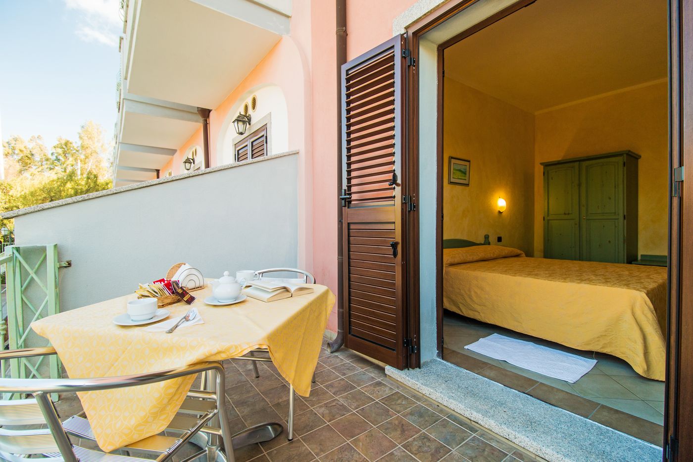 Gli-Ontani-Residence-Hotel-Room-20