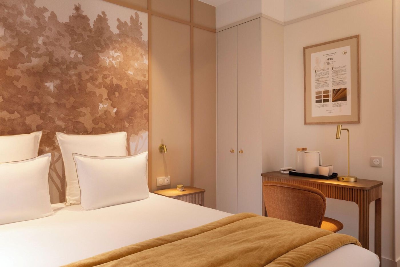 Hotel-Le-Cardinal-Room-14