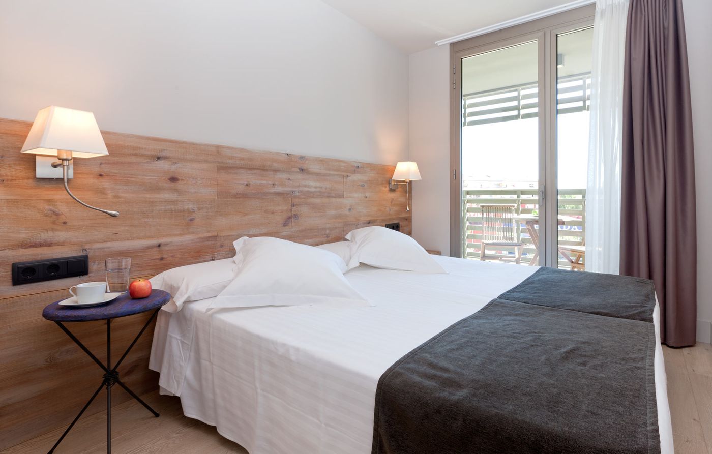 Arrels-d--Emporda-Aparthotel-Room-17