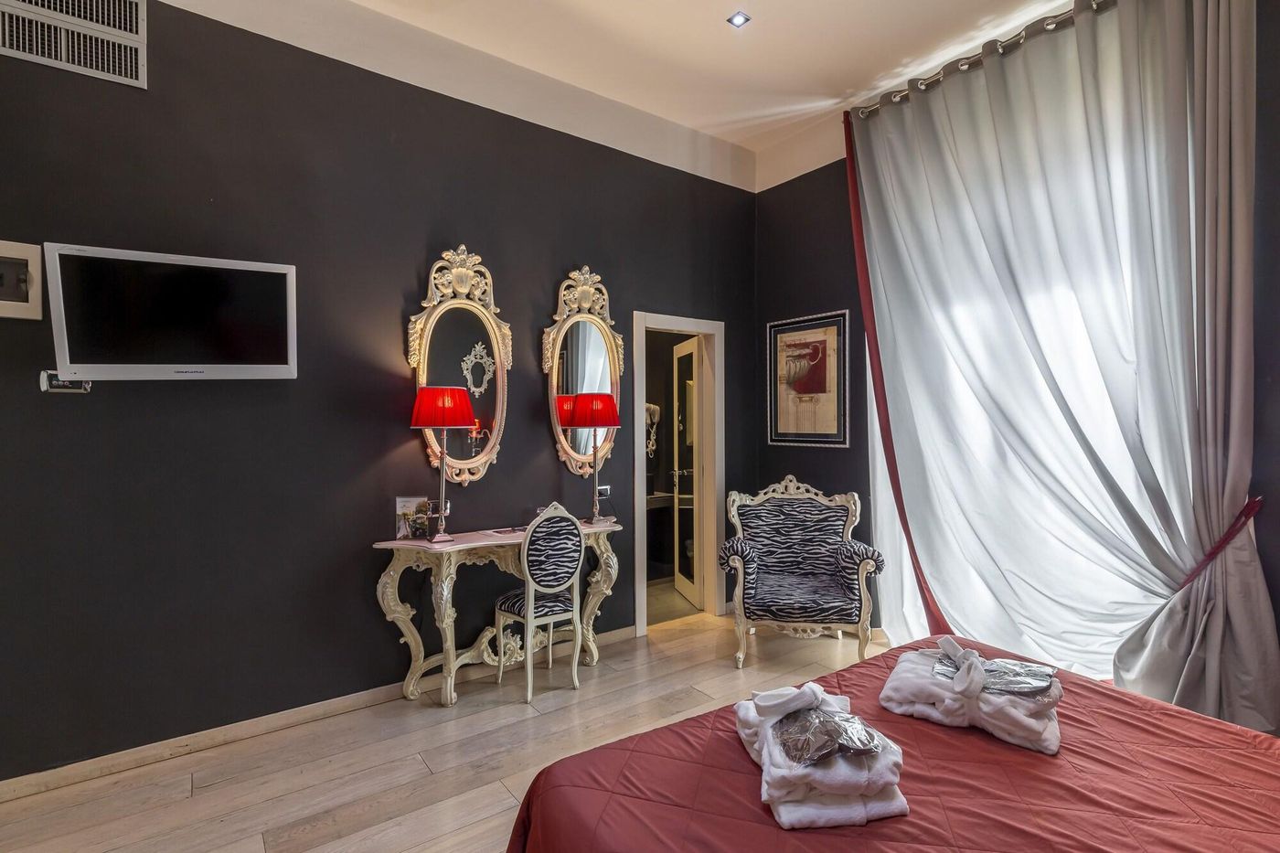 Columbia-Charming-Spa-Room-32