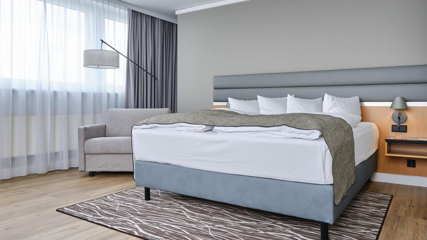 Holiday-Inn-Berlin-Airport-Conference-Center-Room-11