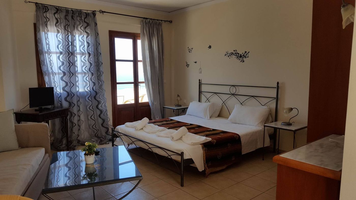 Amazones-Village-Suites-Room-17