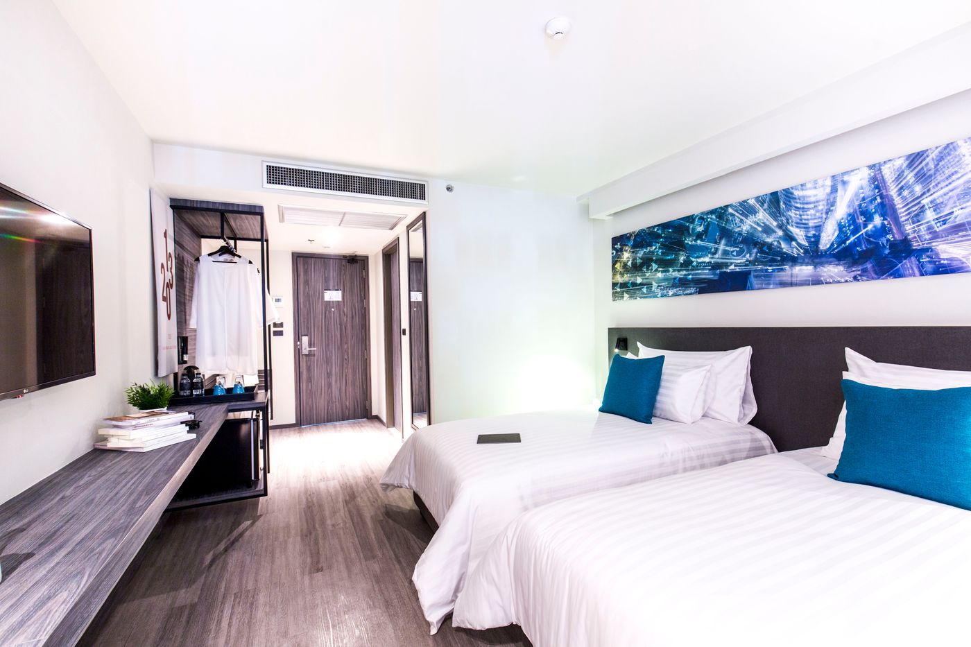 Cross-Vibe-Bangkok-Sukhumvit-Room-44