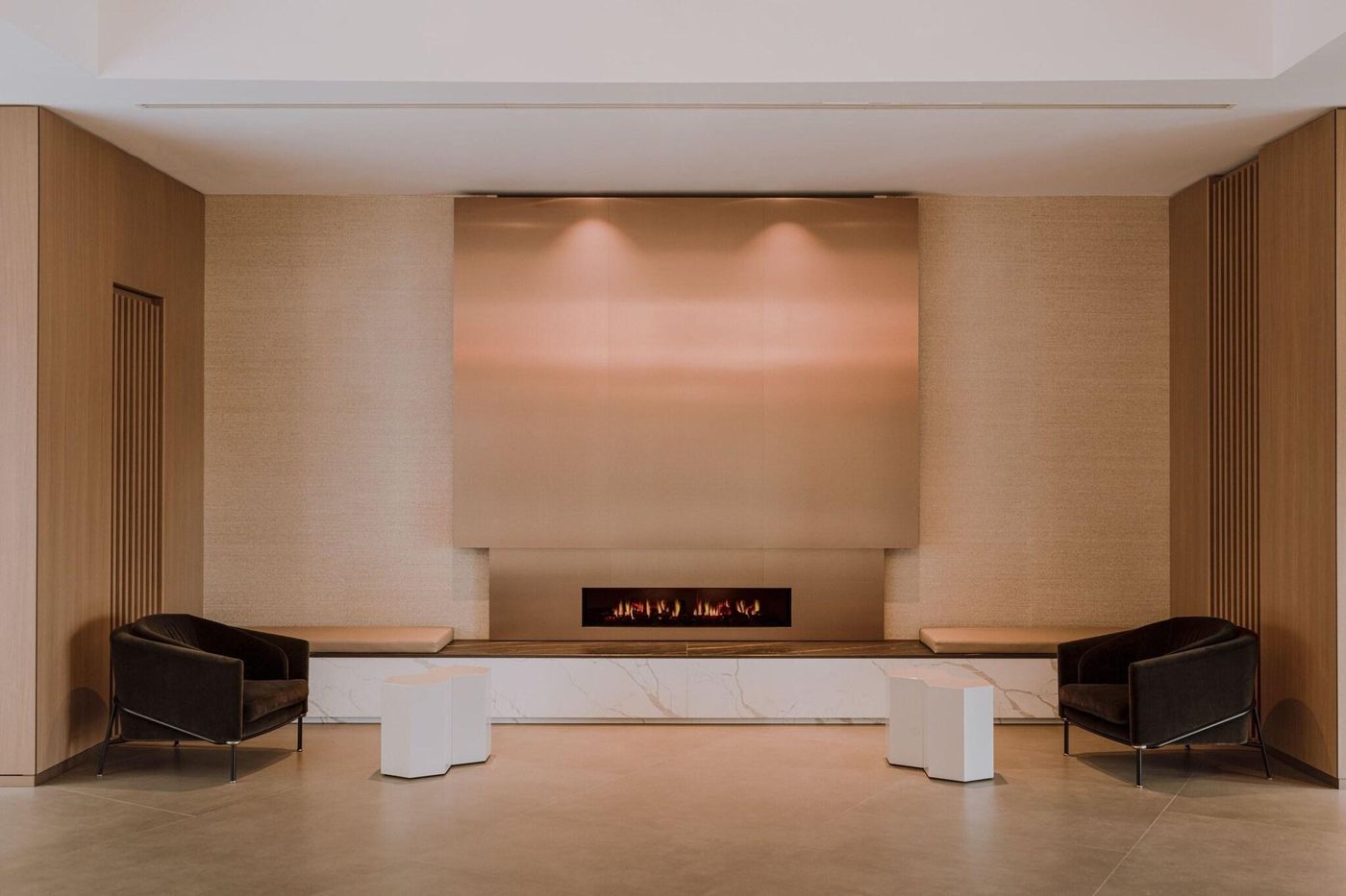 Sheraton-Grand-Krakow-Lobby-20