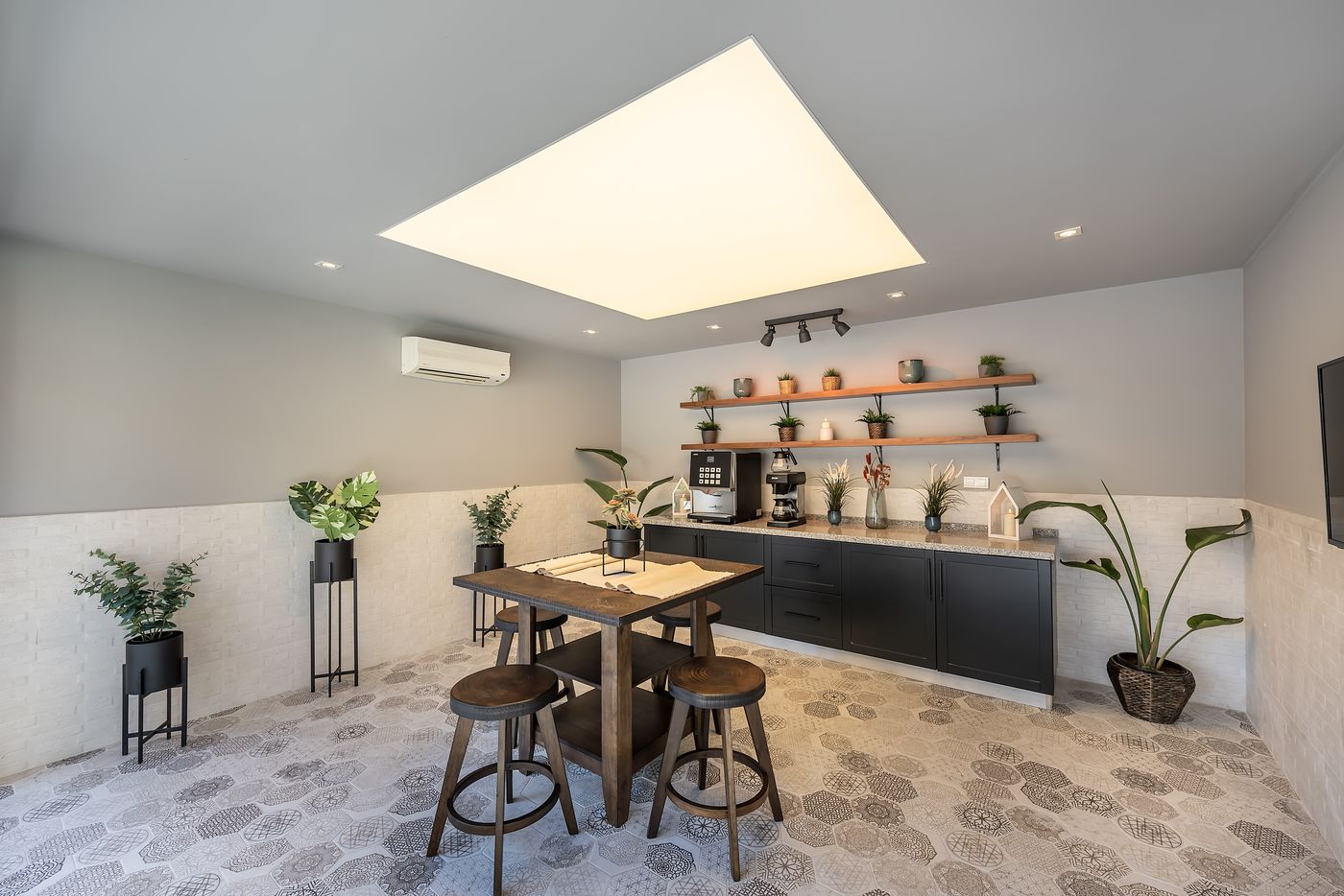 White City Beach Hotel - Adults Only (16+)