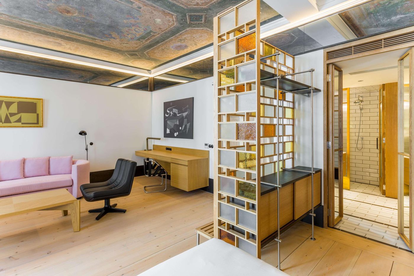 Room-Mate-Emir-Room-75