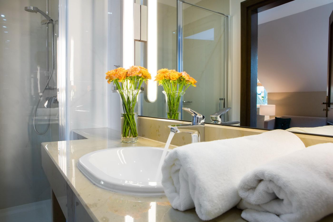 Szary-Residence-Room-18