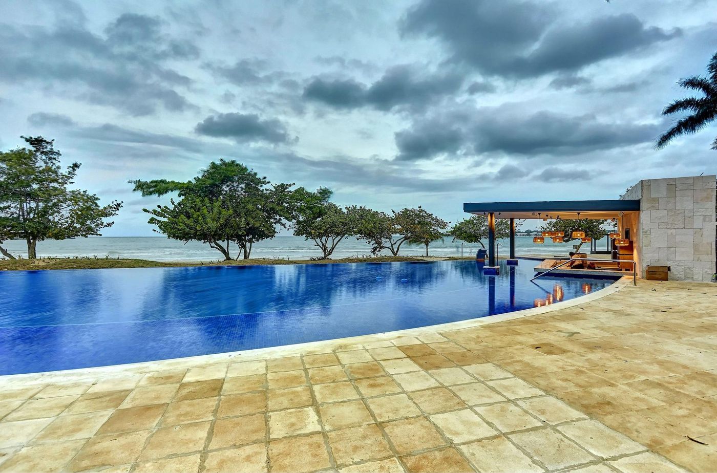 Royalton-Negril-Resort---Spa-All-Inclusive-Pool-1