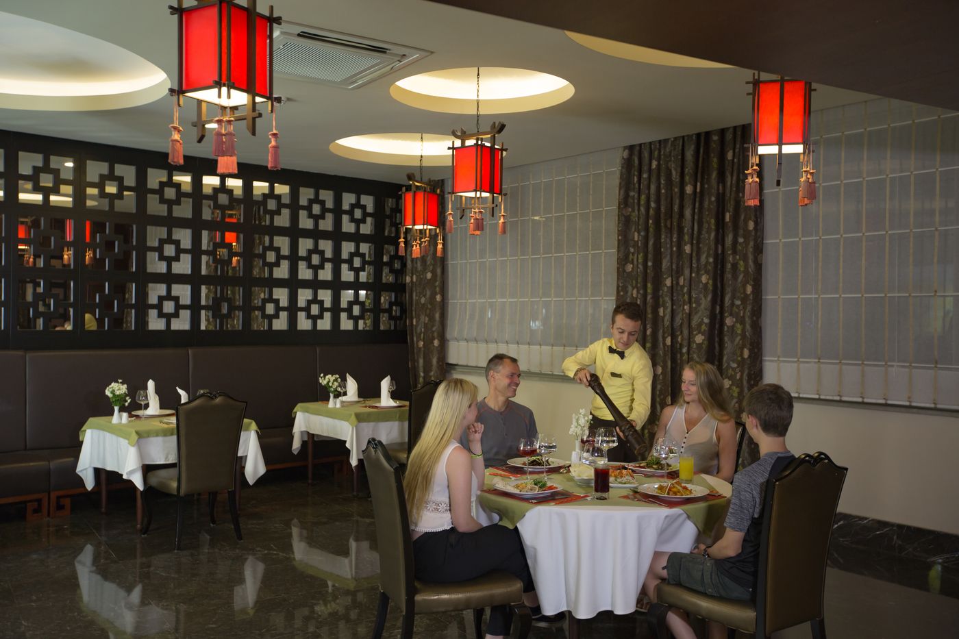 Royal-Alhambra-Palace-Restaurant-49