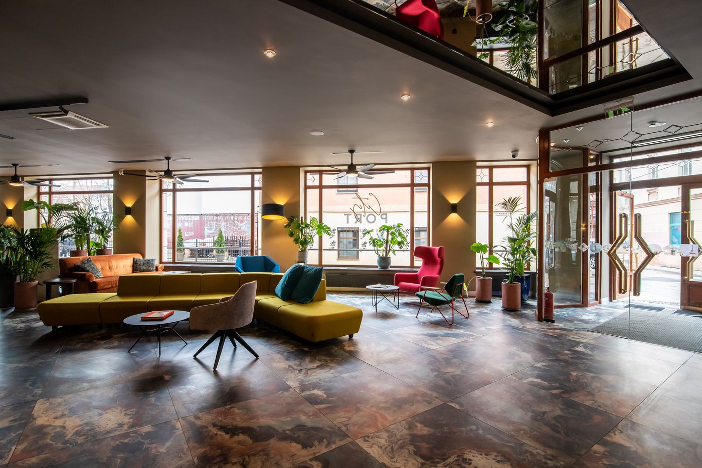 Conti-Lithuania-VILNIUS-Lobby-1