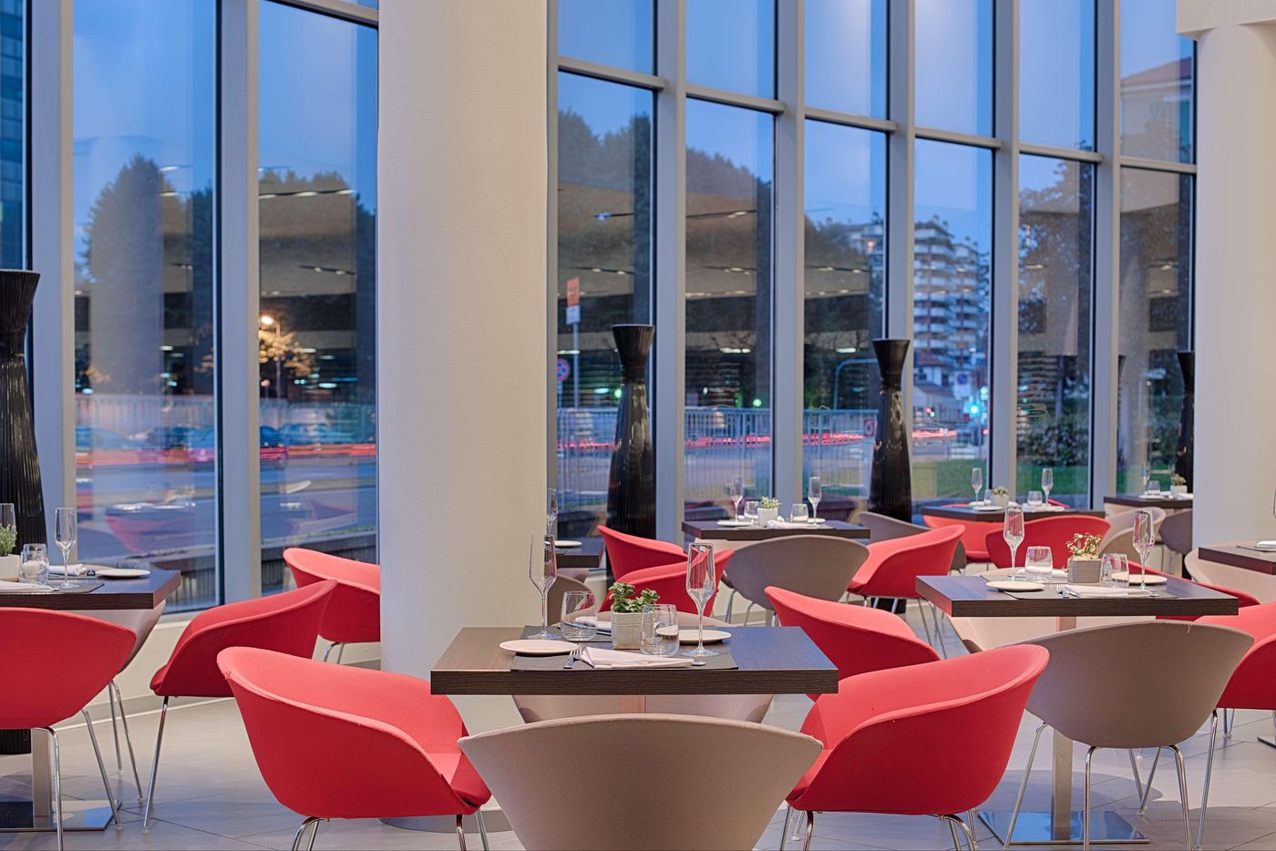 Ac-Hotel-By-Marriott-Milan-Sesto-Restaurant-23