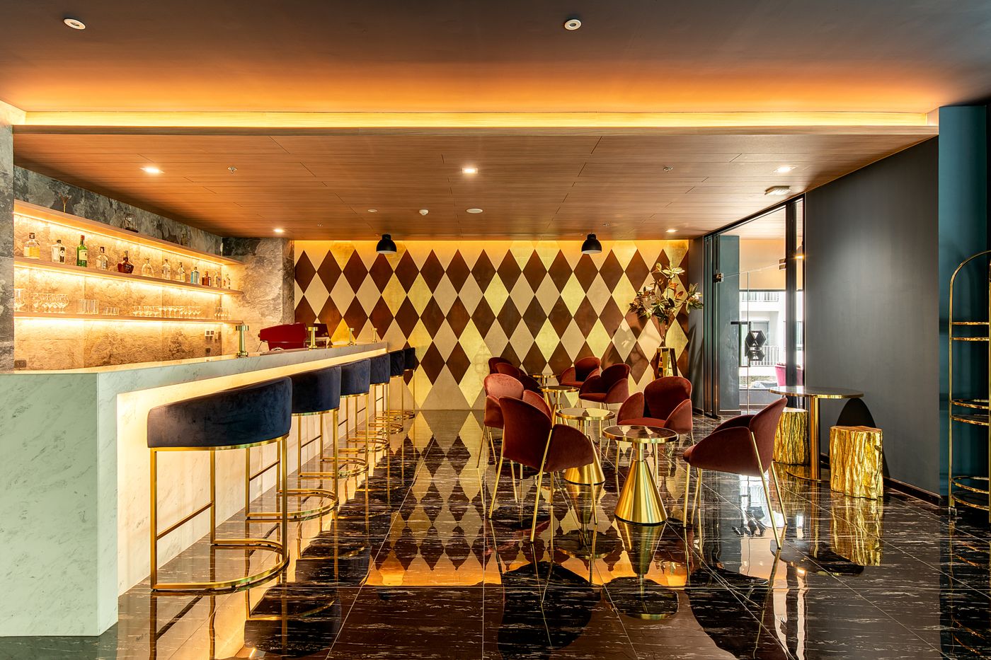 Thaya-Hotel-Bangkok-Bar-11