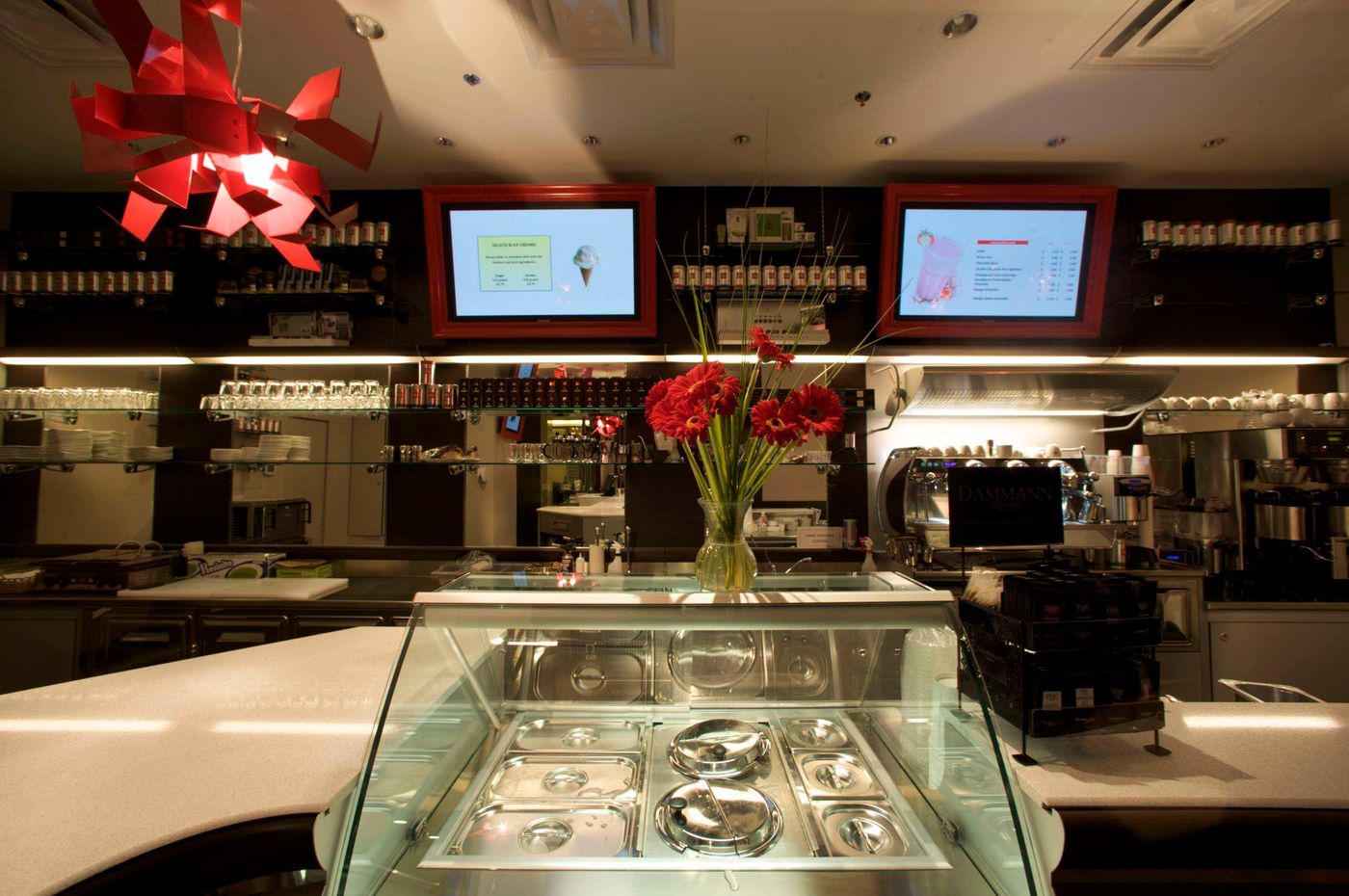 Century-Plaza-Hotel---Spa-Vancouver-Restaurant-85