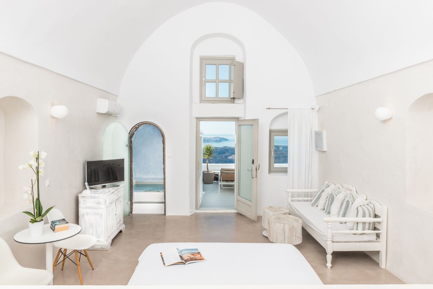 On-The-Rocks-Hotel-Room-18