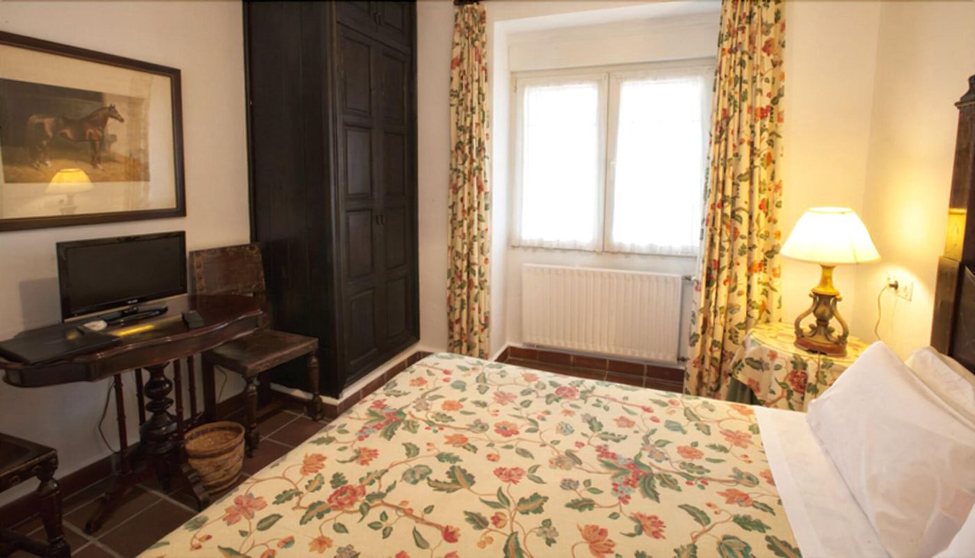 Hotel Los Caspios-Spain-COLUNGA-Room-10