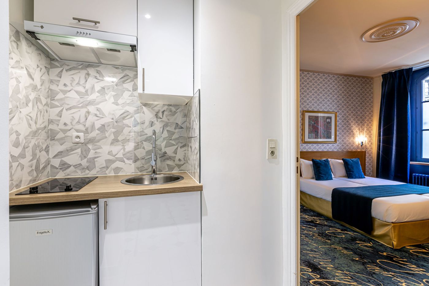 Hotel-Romance-Malesherbes-by-Patrick-Hayat-Room-23