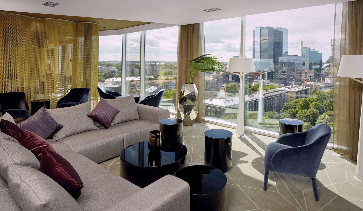 Hilton-Tallinn-Park-Lobby-7