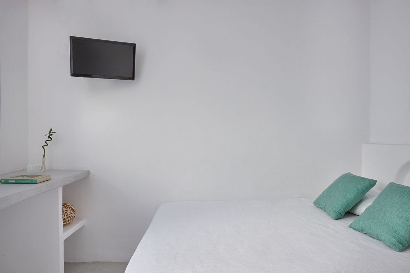 Ayoba-Santorini-Room-9