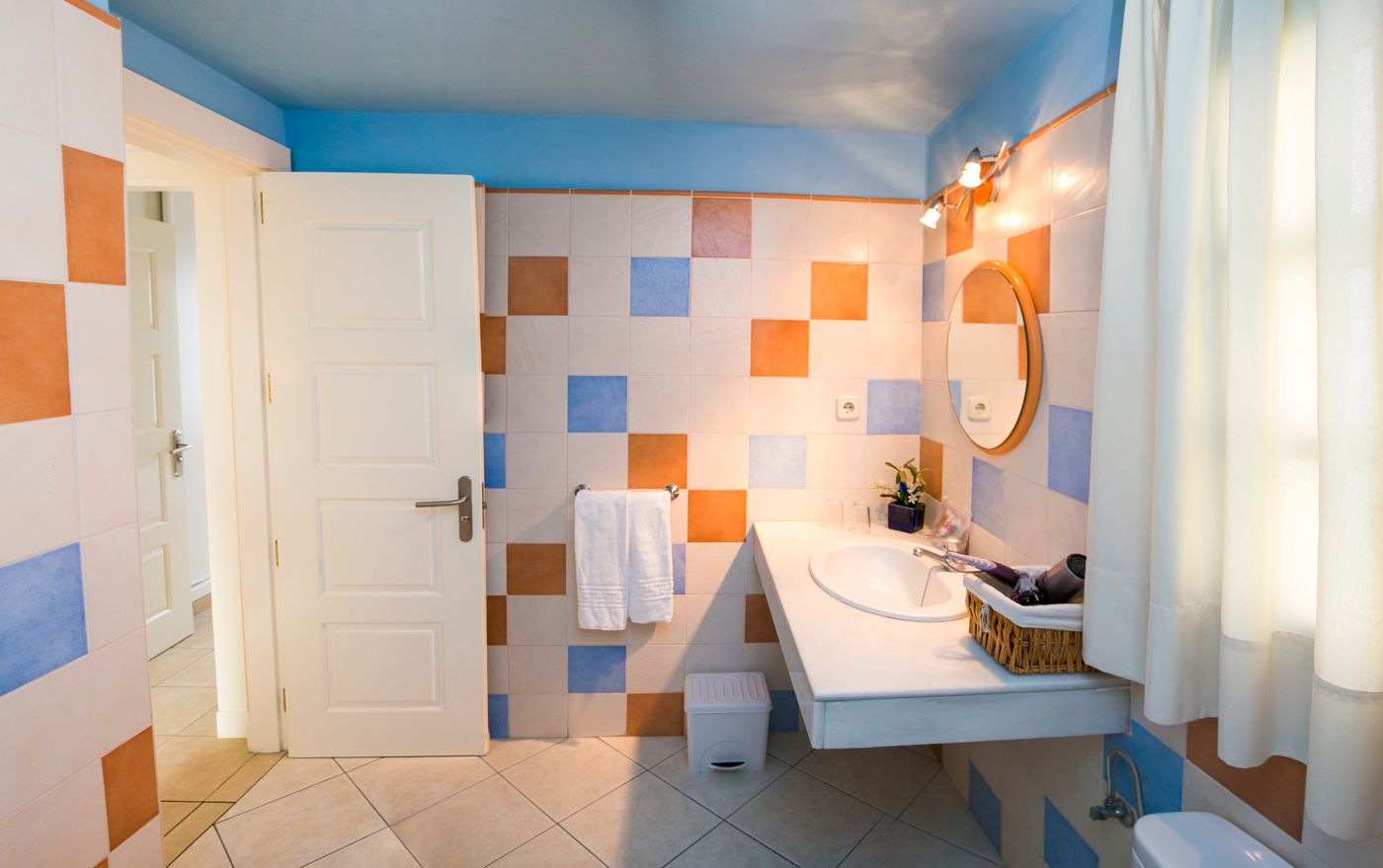 Apartamentos-LIVVO-Puerto-de-Mog--n-Room-24