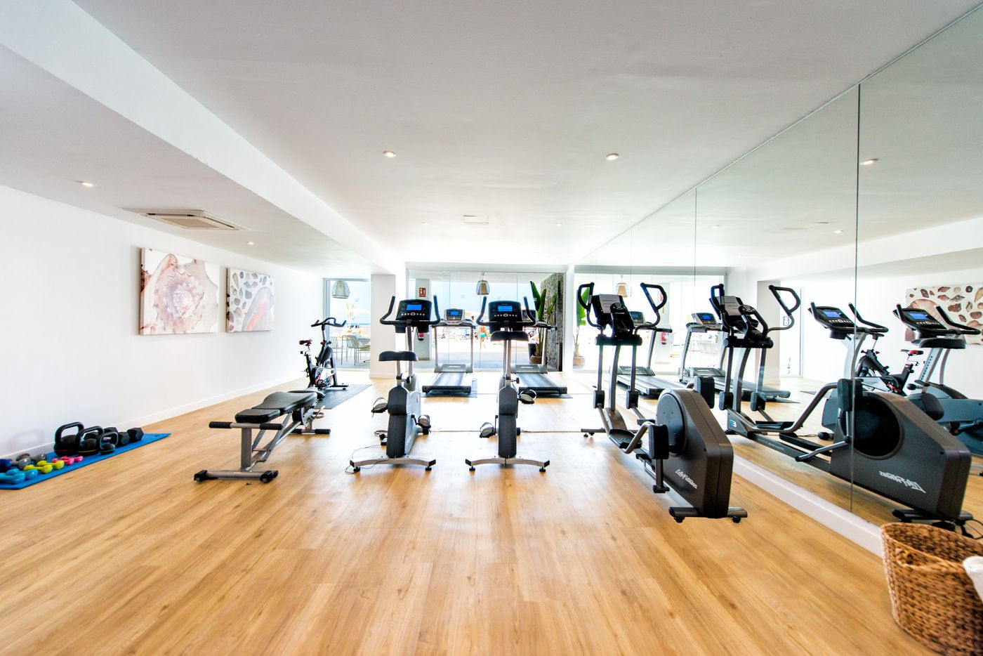 Atlantic-Holiday-Sports-and-Entertainment-75