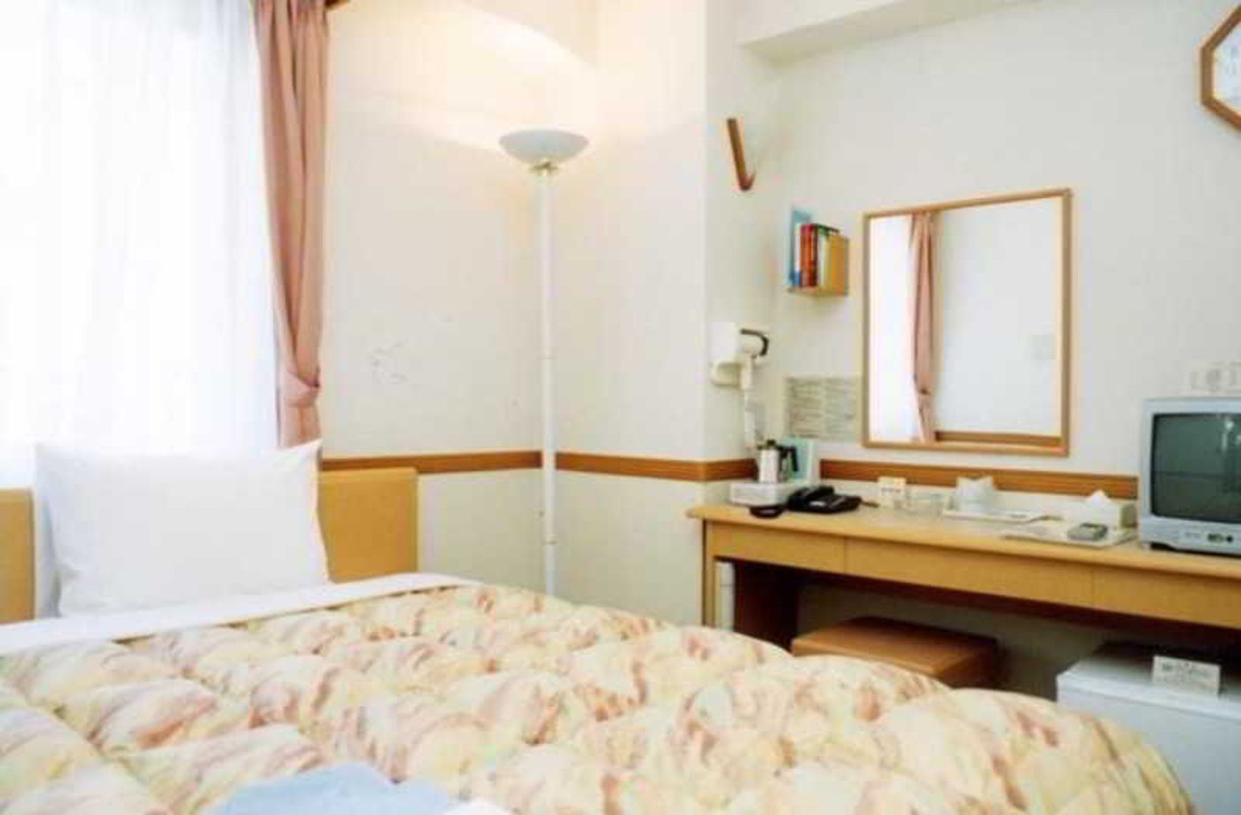 Toyoko Inn Tokyo Shinagawa Aomono-Yokocho-Eki-Japan-TOKYO-Room-8