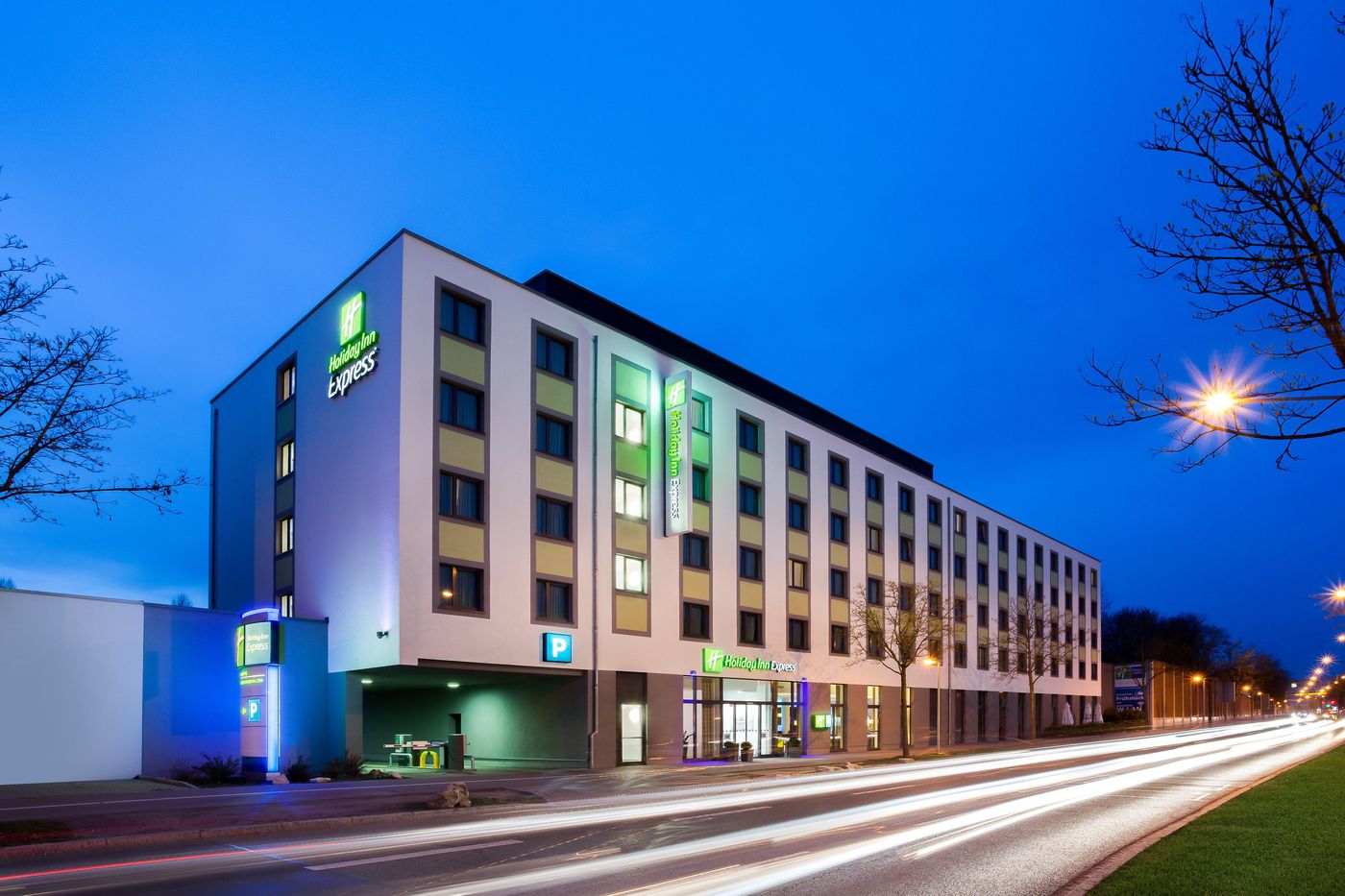 Holiday Inn Express Augsburg-Germany-AUGSBURG-General view-2