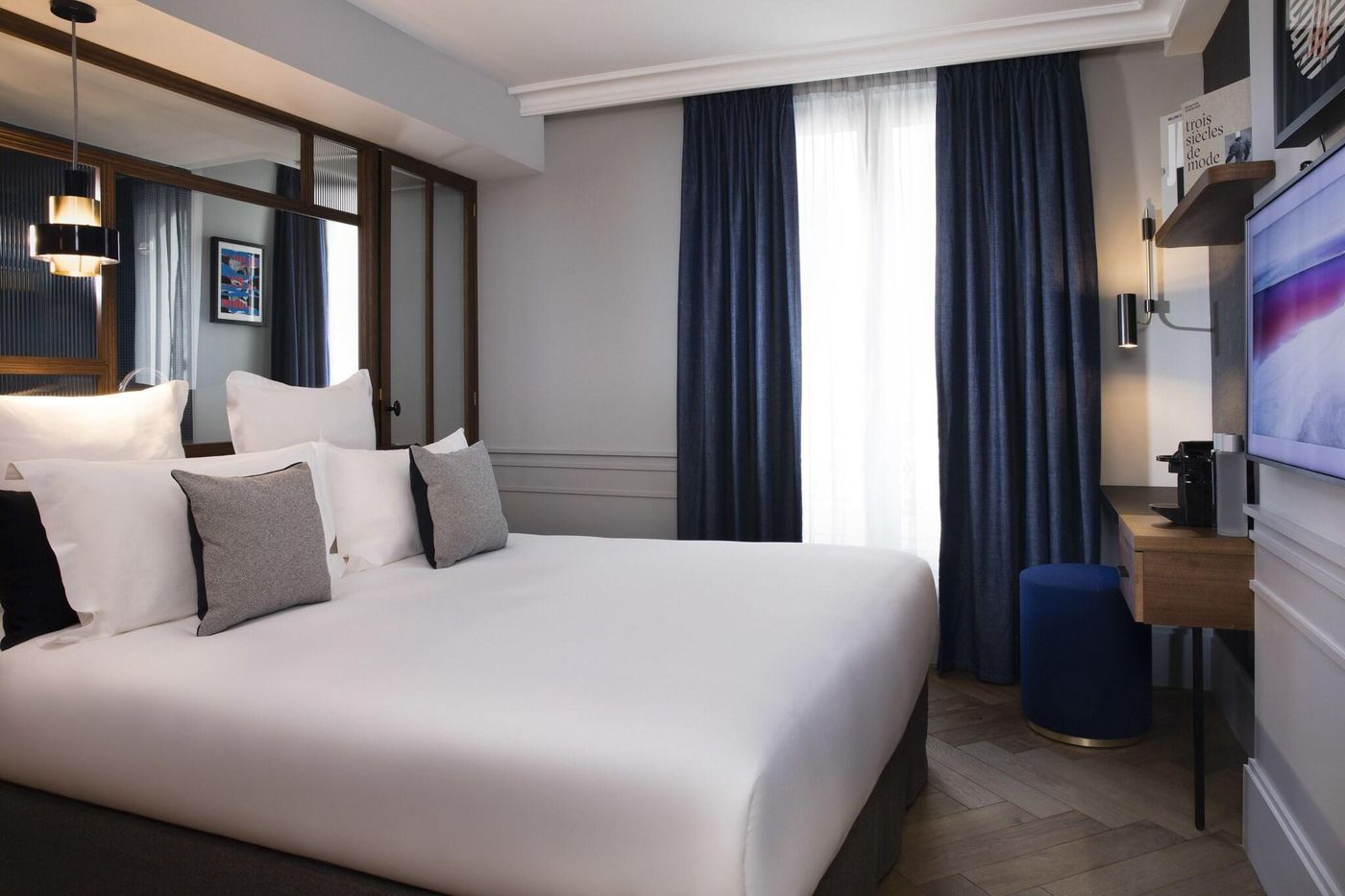 Maison-Elle-Paris-Room-16