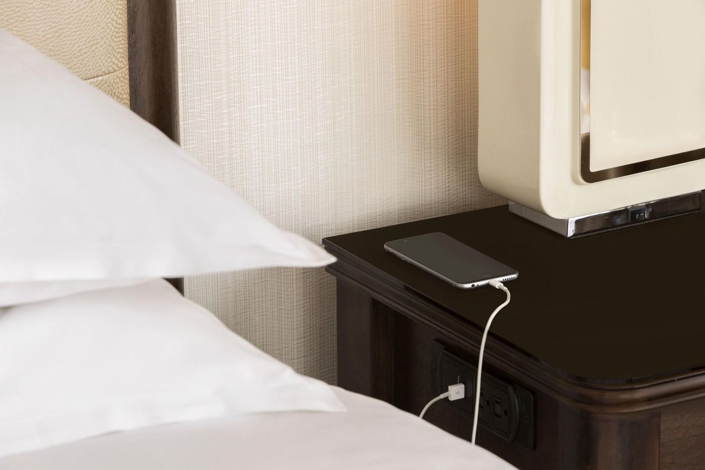 Sheraton-Vancouver-Wall-Centre-Room-35