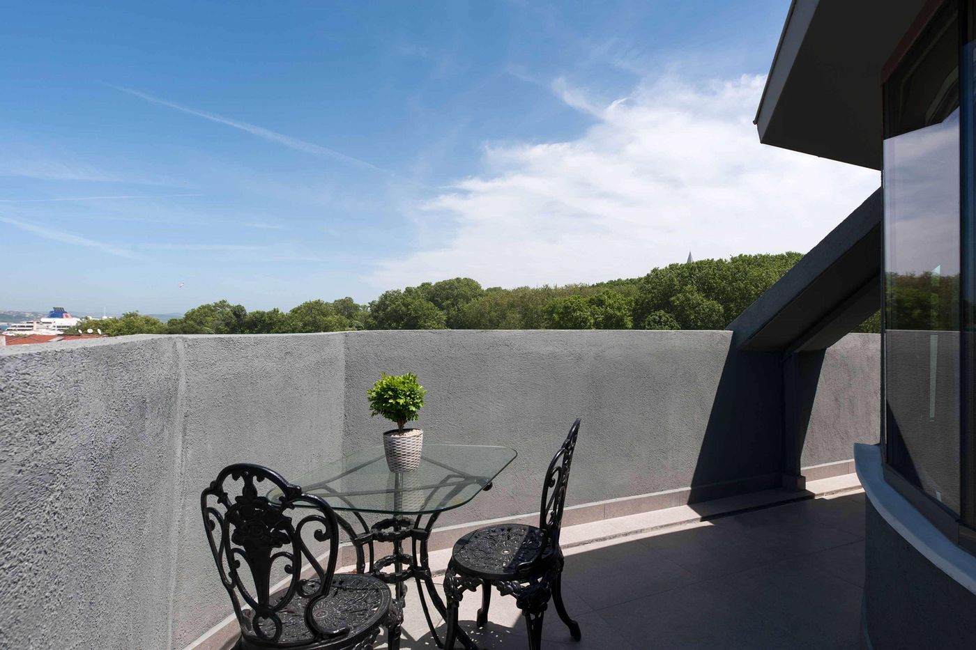 Doubletree-By-Hilton-Istanbul-Sirkeci-Room-4