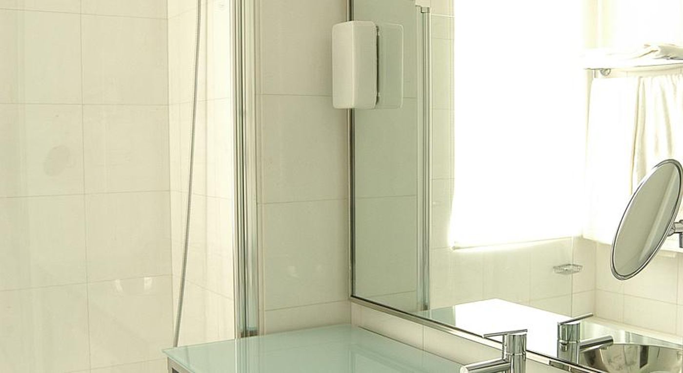 Quatro-Puerta-del-Sol-Room-25