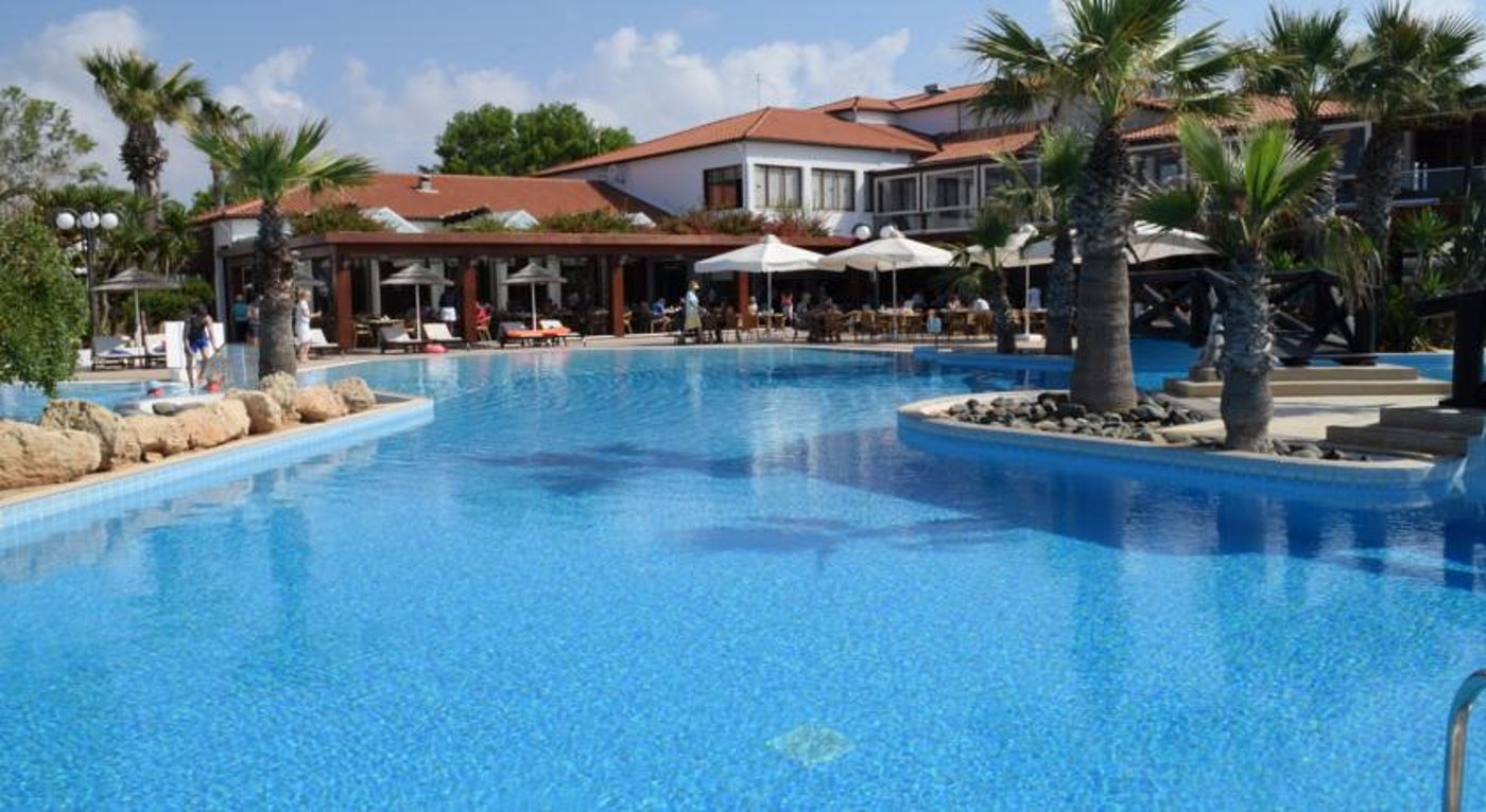 Kermia Beach Bungalow Hotel