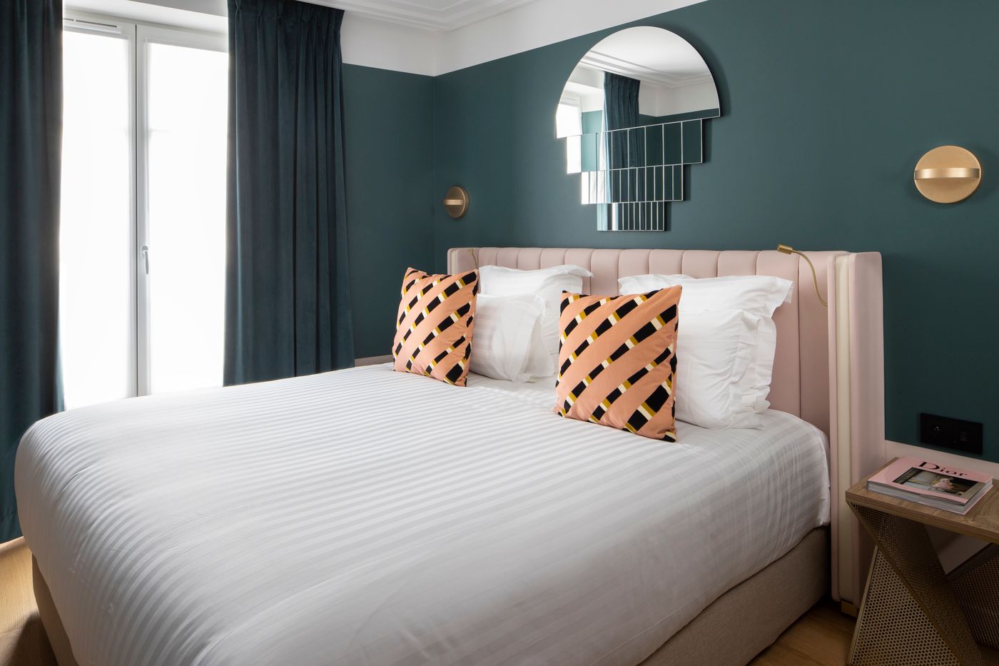 Hotel-Parisianer-Room-3