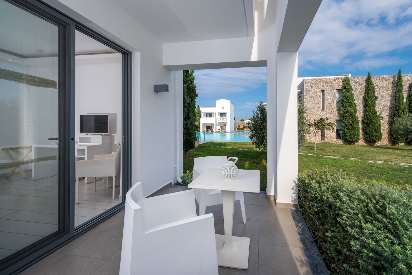 Diamond-Deluxe-Room-11