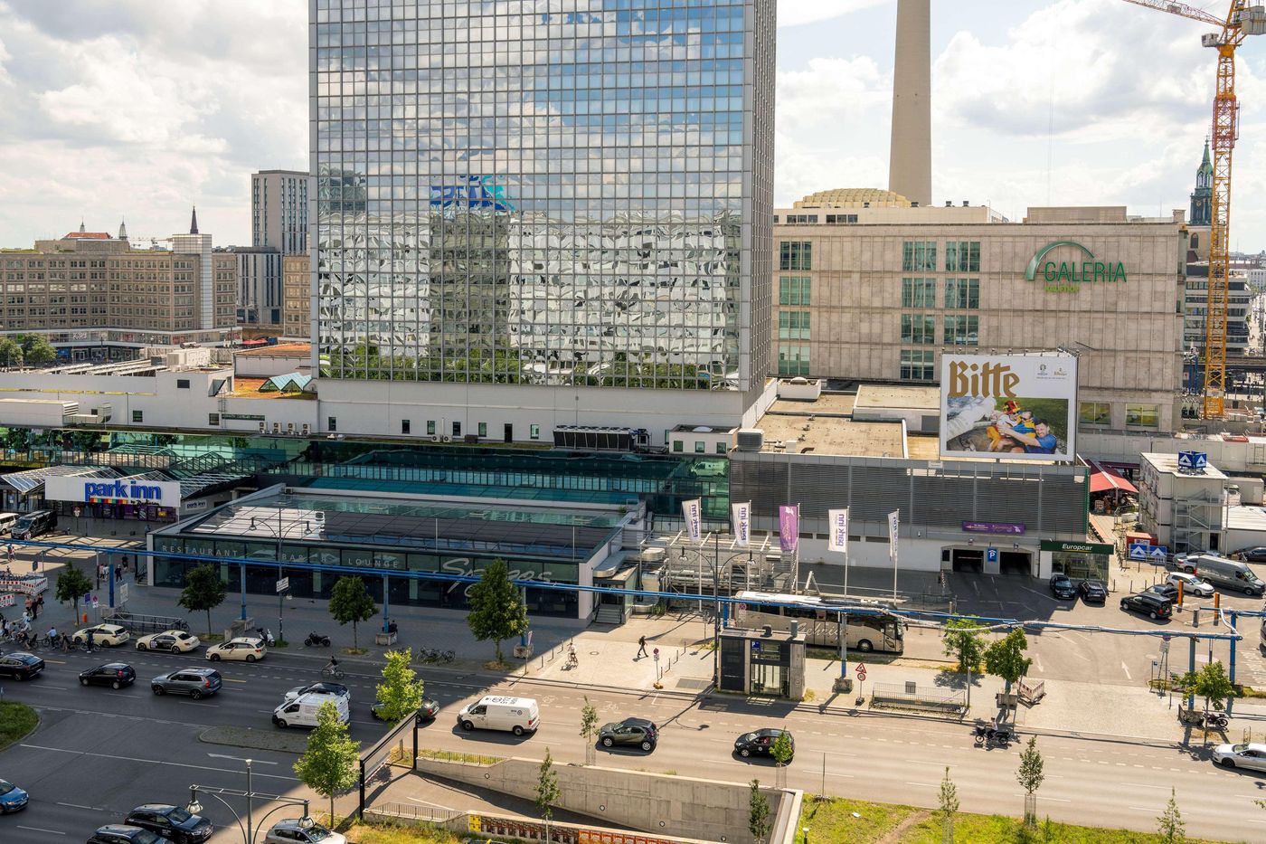 Park-Inn-by-Radisson-Berlin-Alexanderplatz-General-view-5