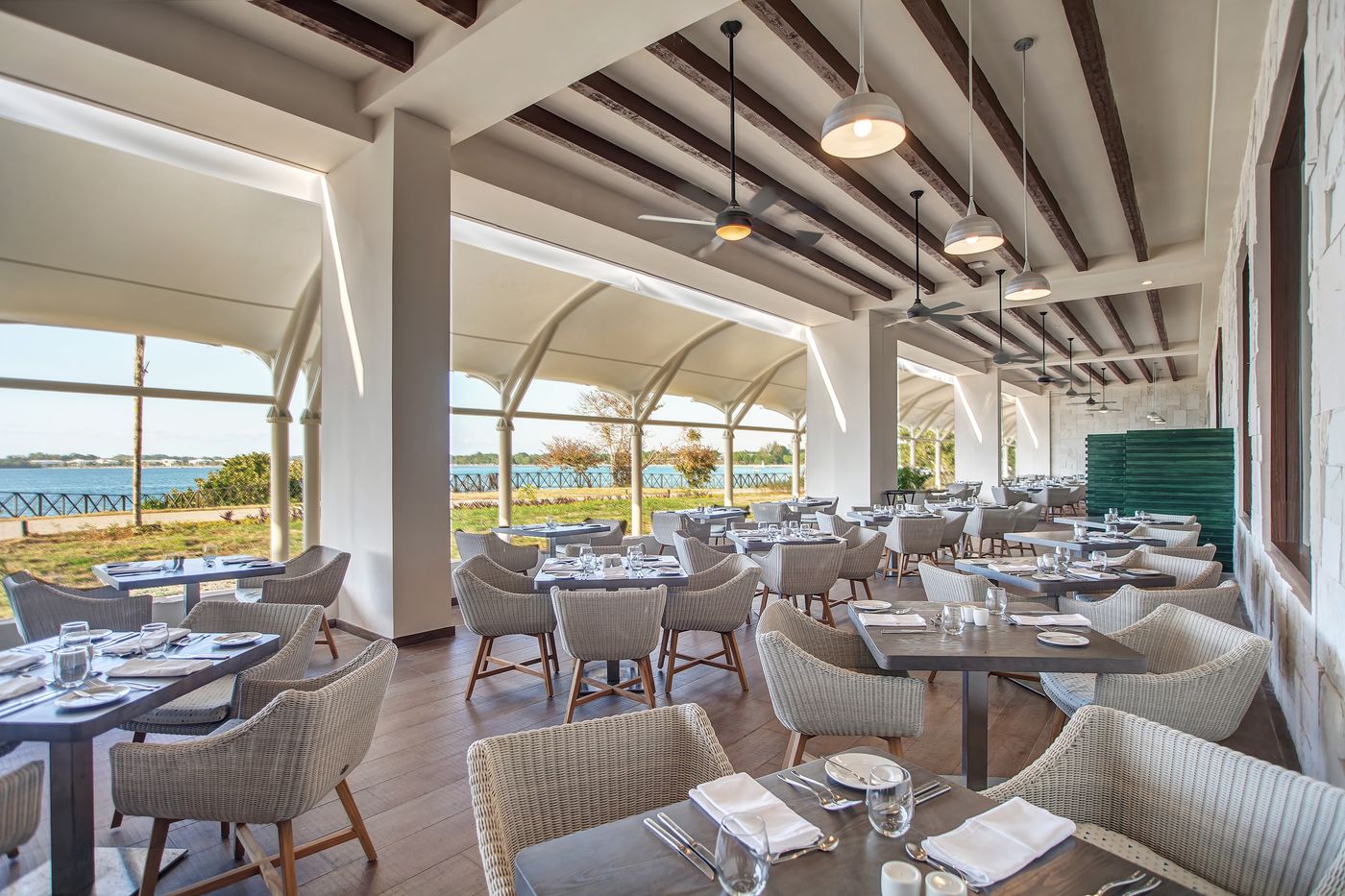 Royalton-Negril-Resort---Spa-All-Inclusive-Restaurant-47