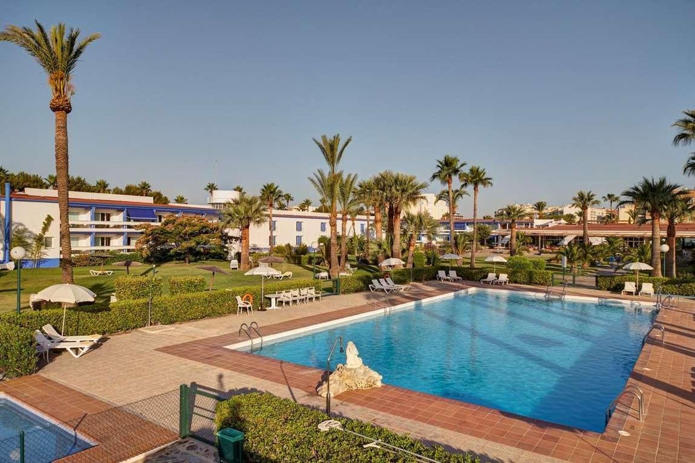 Parador-de-Benicarlo-Pool-4