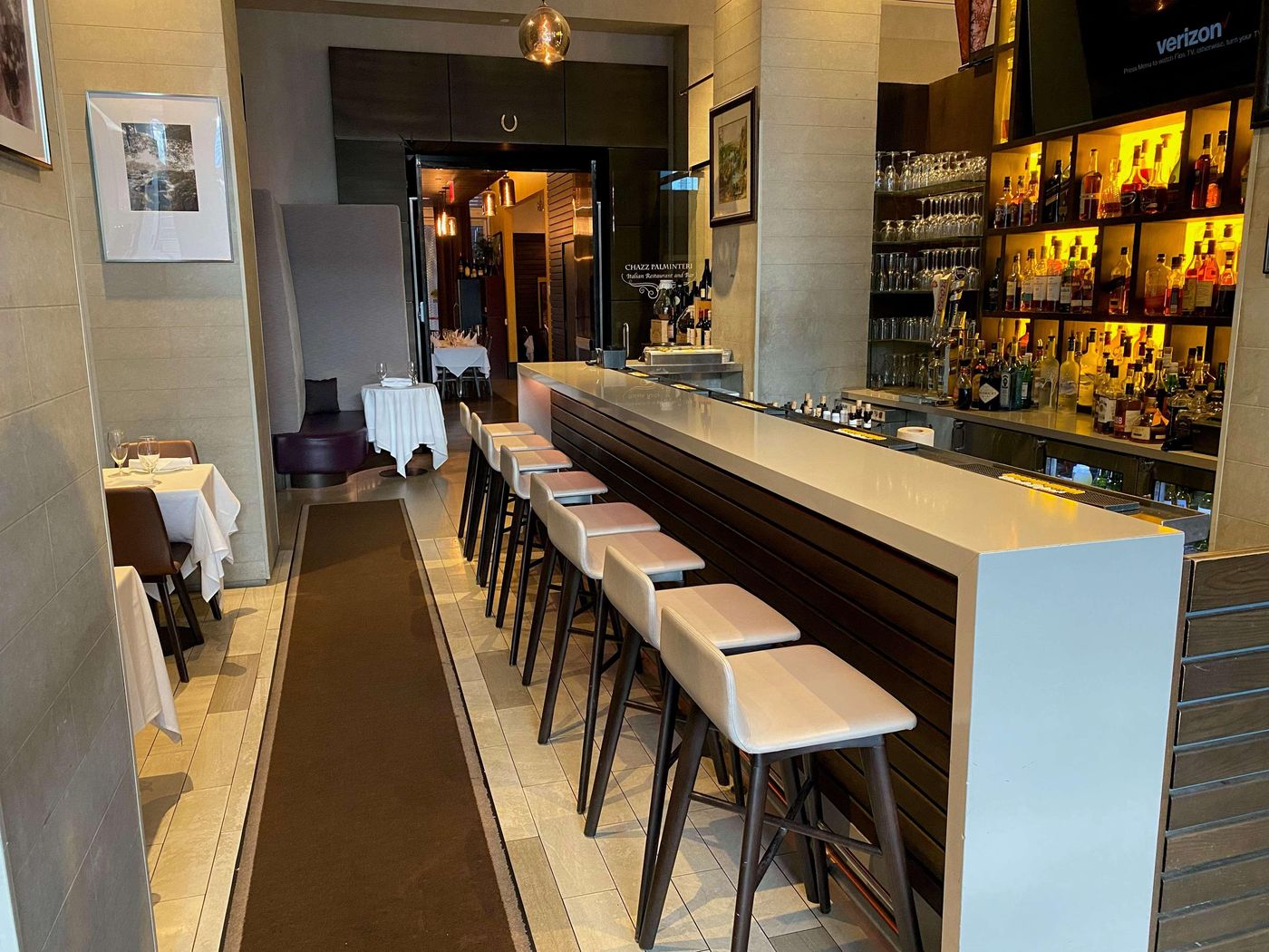 Hilton-Garden-Inn-New-York-Times-Square-North-Bar-13