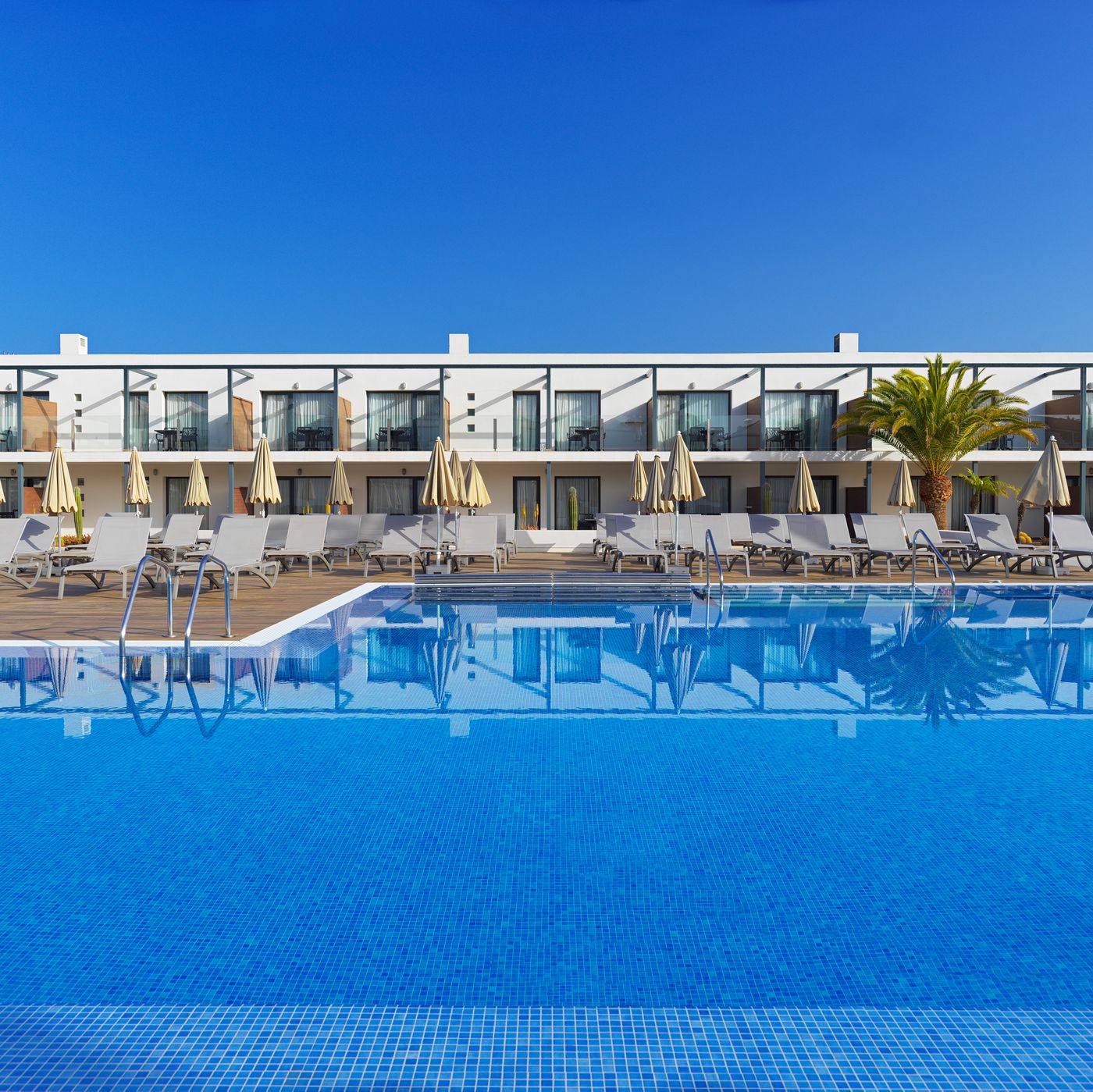 H10-Ocean-Dreams-Boutique-Hotel-Pool-1