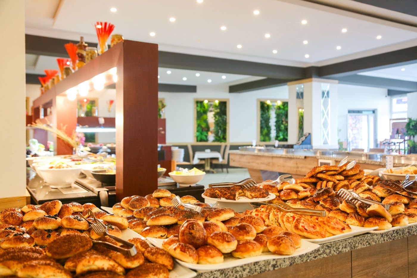 Sertil Deluxe Tropical Suites