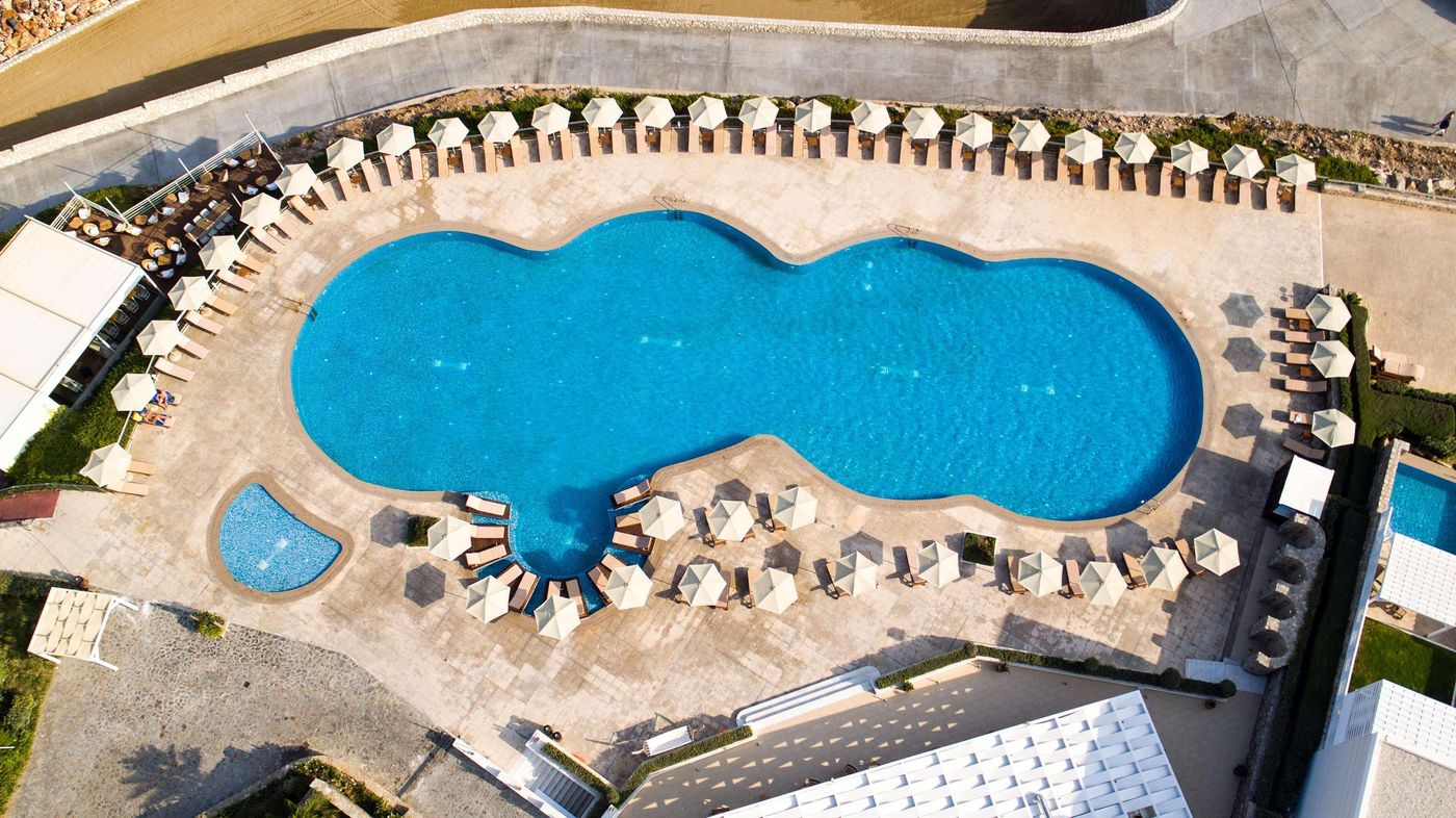 The-Royal-Blue-Pool-8