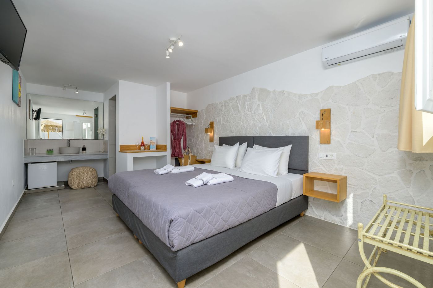 Marianna-Hotel-Room-17