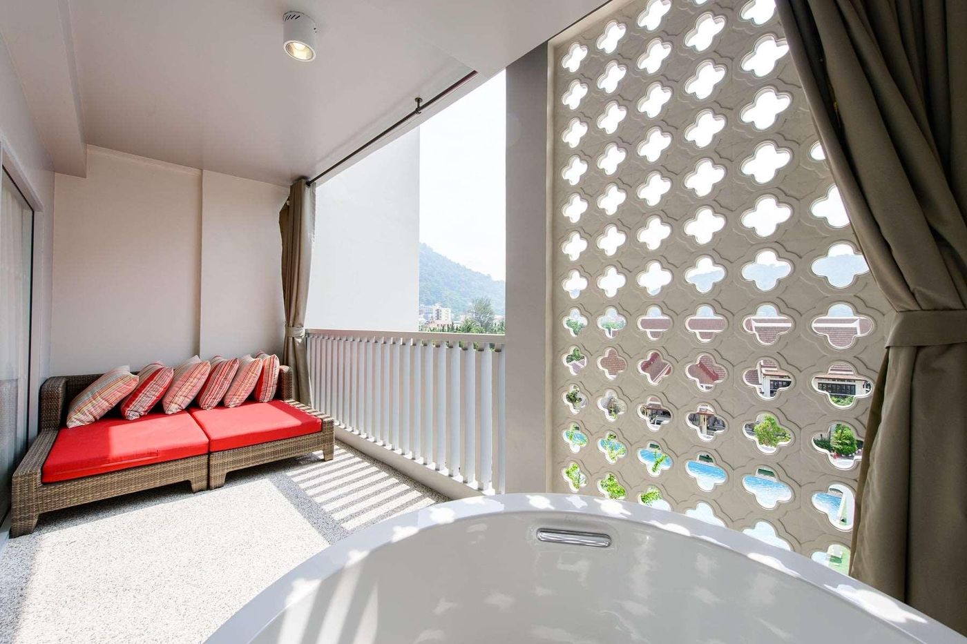 Ramada-By-Wyndham-Phuket-Deevana-Room-55