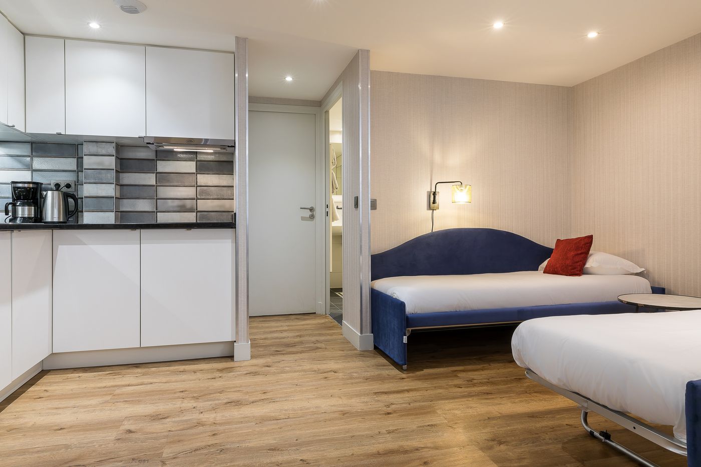 Cosy-s-Residence-Cadet-Room-4