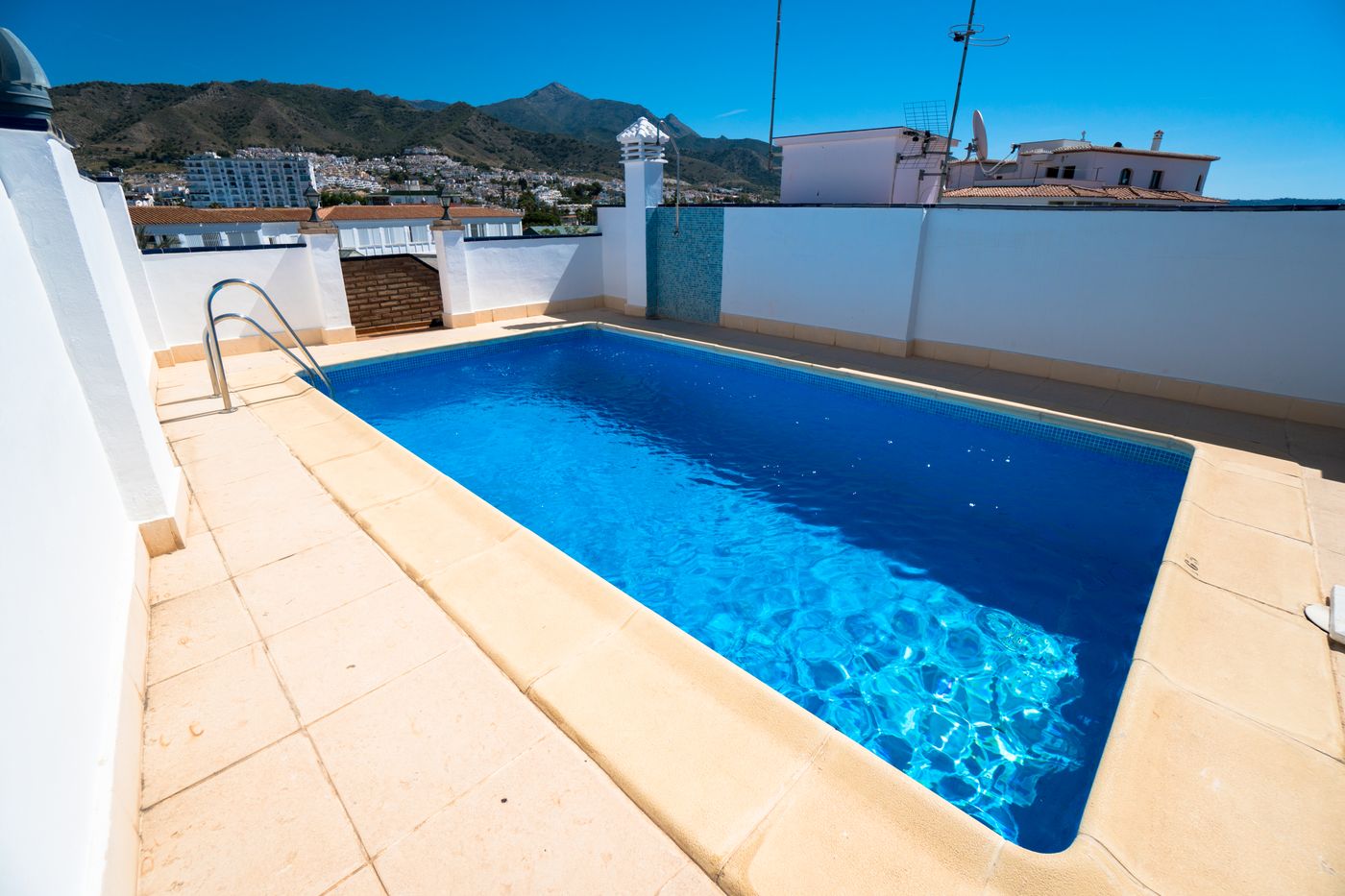 Apartamentos-Tur----sticos-Manuel-Mart----n-Pool-4