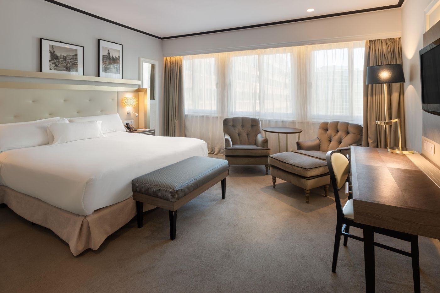 Melia-Castilla-Room-35