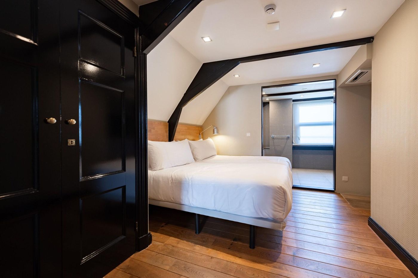 Catalonia-Vondel-Amsterdam-Room-50