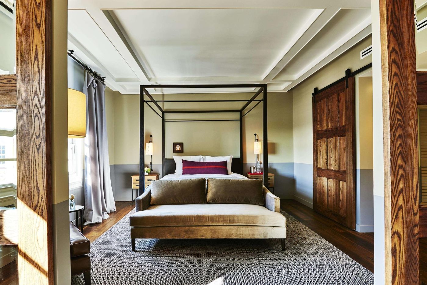 Hollywood-Roosevelt-Room-33