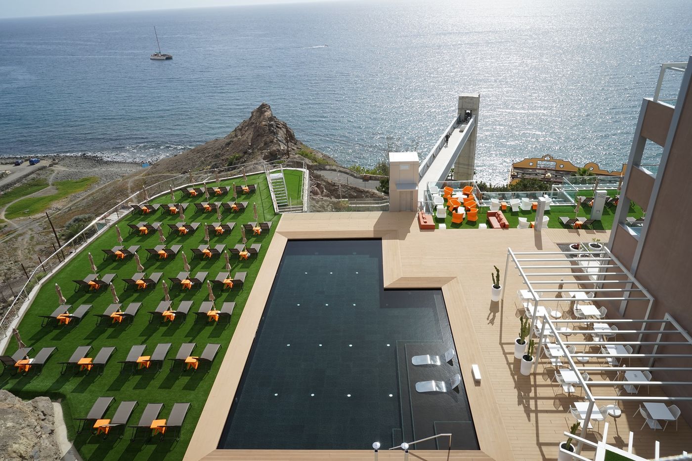 Riviera-Vista-Pool-48