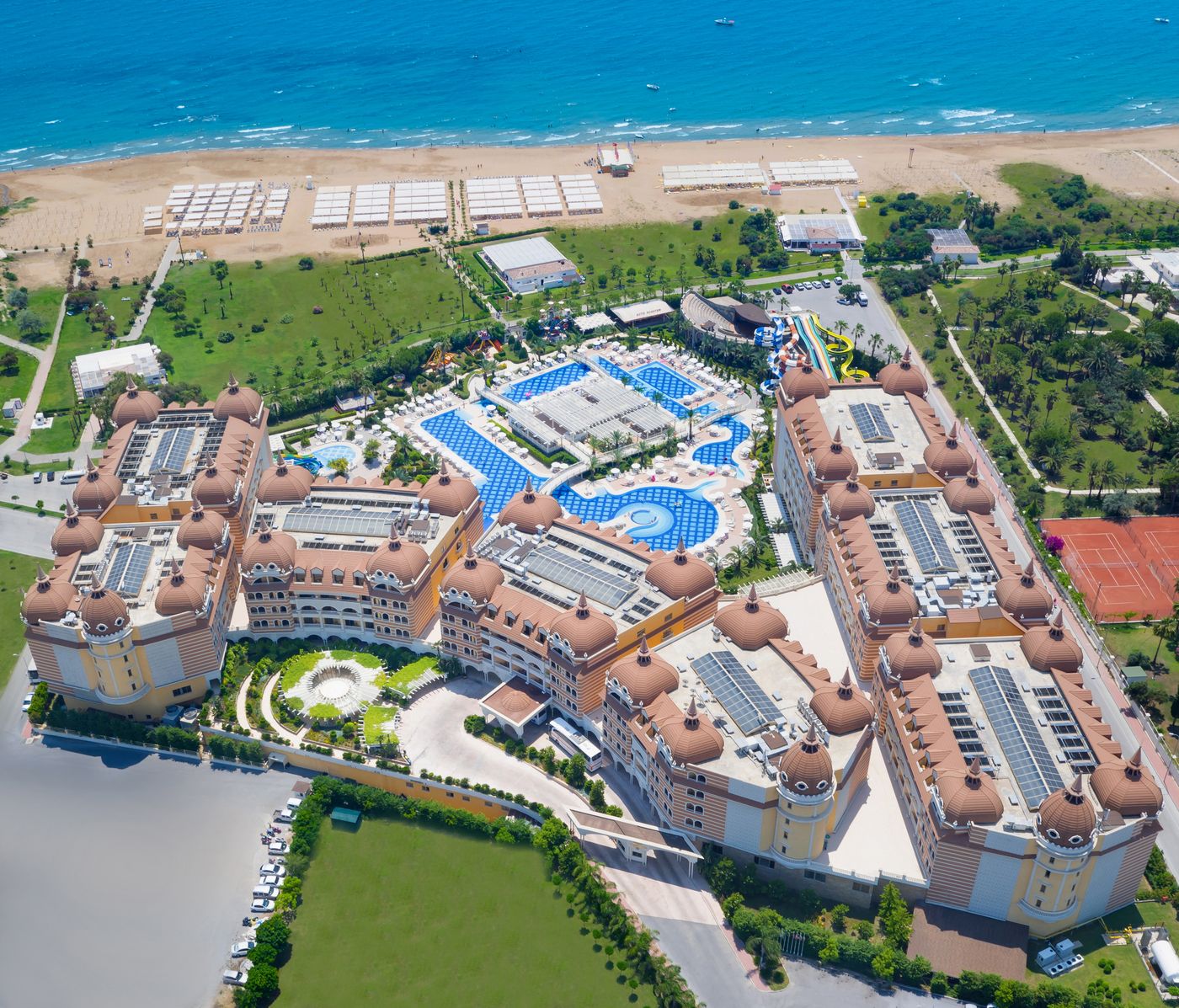 Royal-Alhambra-Palace-General-view-9