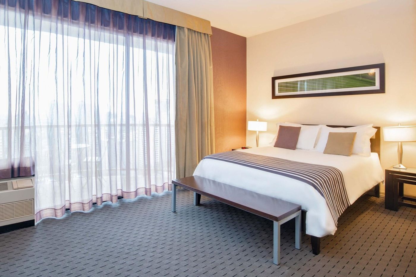 Sandman-Suites-Davie-Room-31